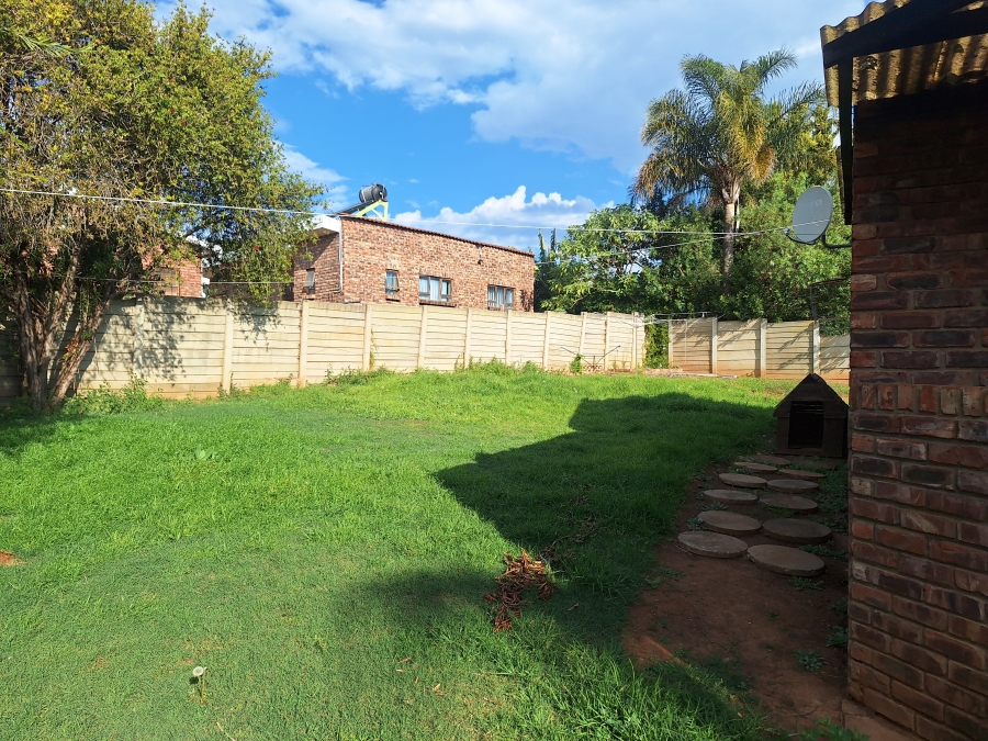 To Let 4 Bedroom Property for Rent in Strelitzia Park Eastern Cape